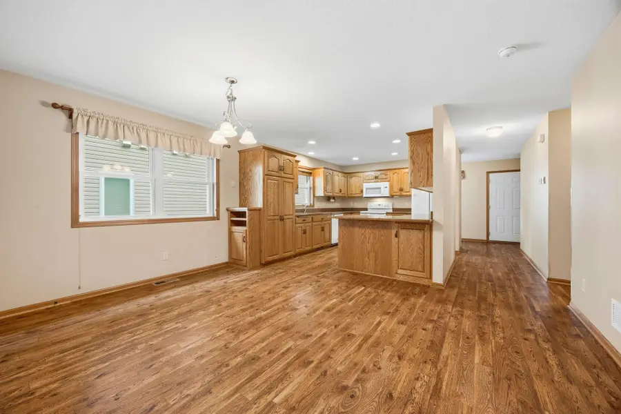 169 Summerset Lane Se, Hutchinson, MN 55350 - #3