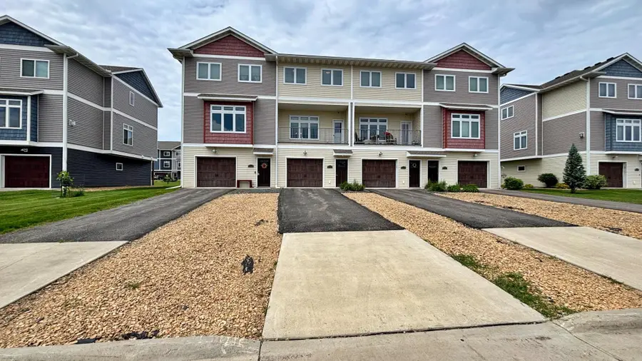 2157 Rolling Green Lane, North Mankato, MN 56003 - #2