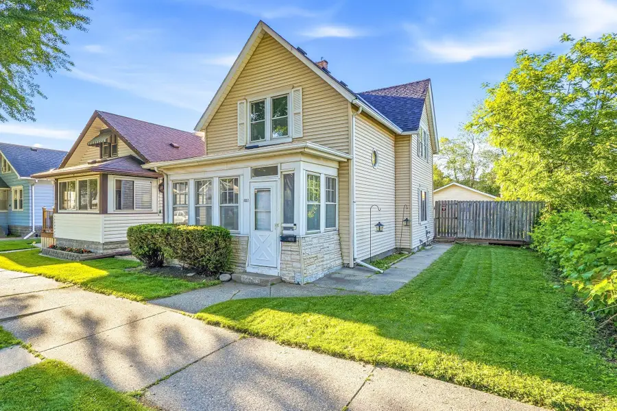 857 Rose Avenue E, Saint Paul, MN 55106 - #2