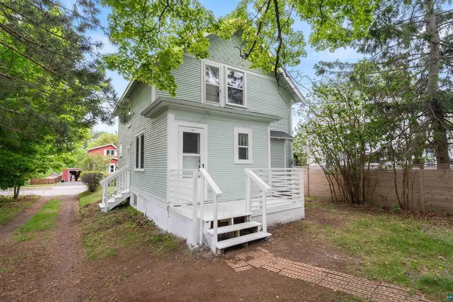 1515 N 8th Avenue E, Duluth, MN 55805 - #2