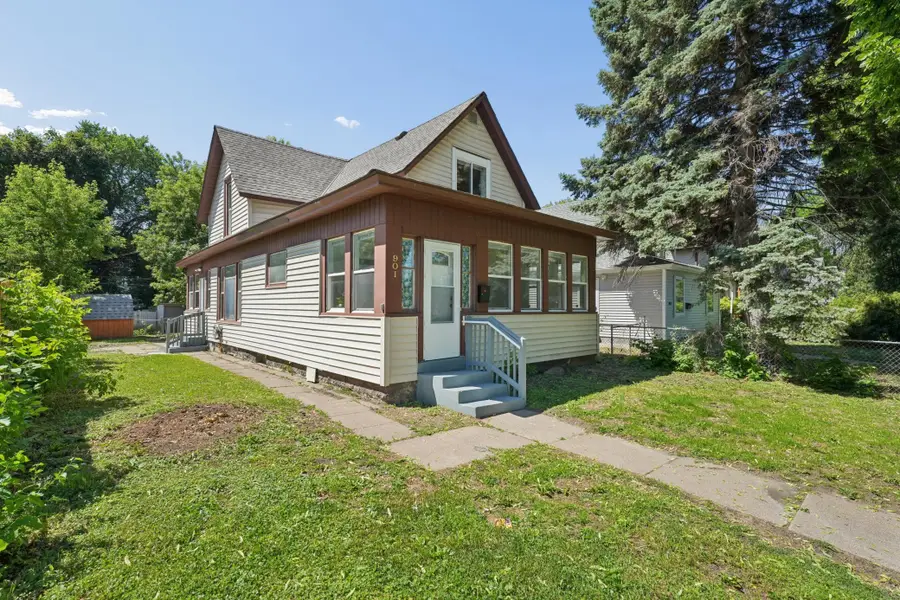 901 31st Avenue N, Minneapolis, MN 55411 - #2