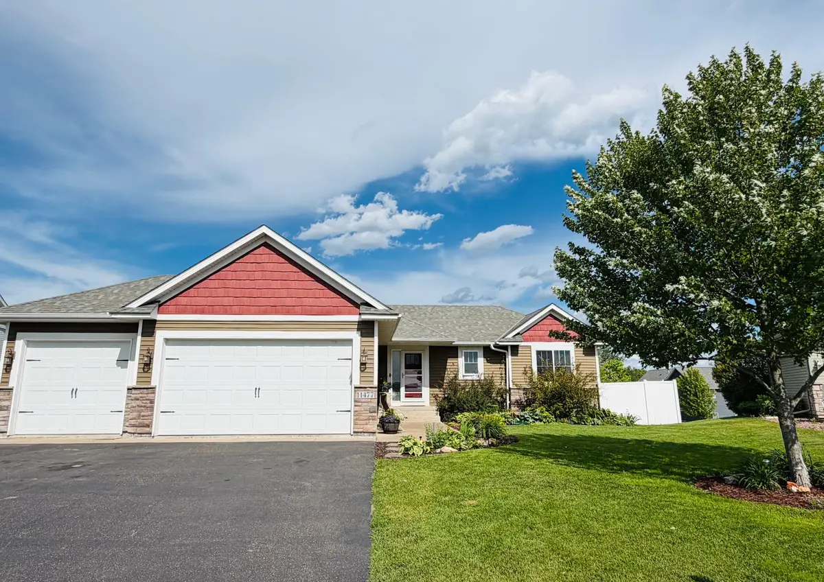11477 Killarney Drive, Chisago City, MN 55013 - #1