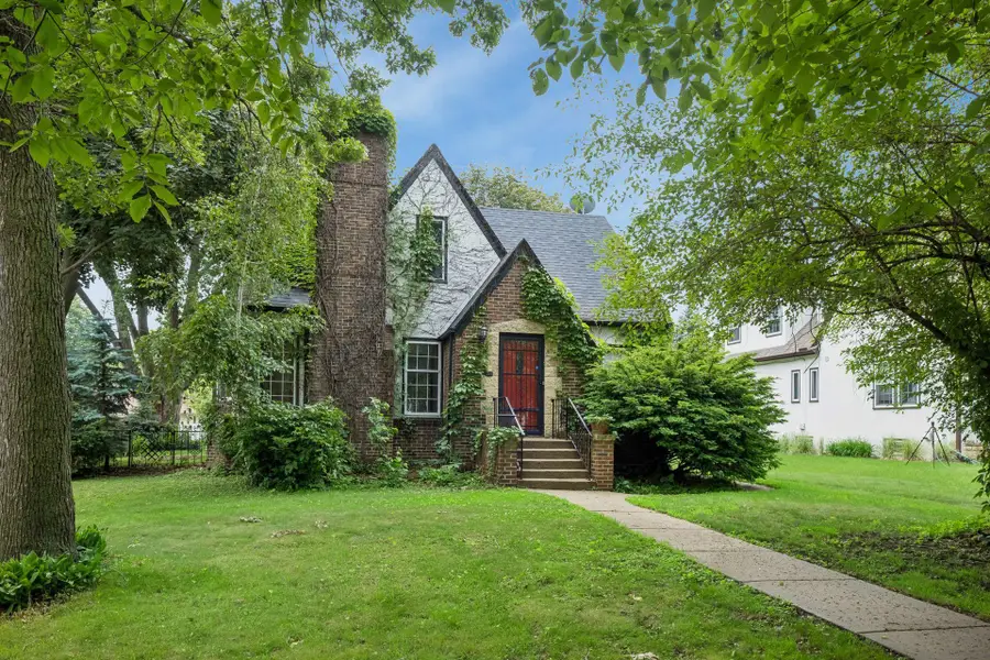1390 Iowa Avenue W, Falcon Heights, MN 55108 - #2