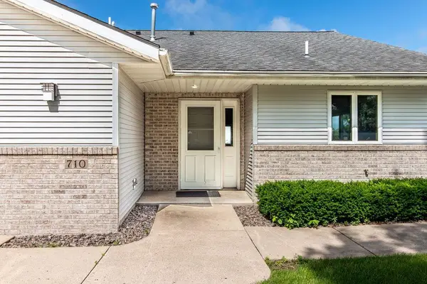 710 S 10th Street, Bird Island, MN 55310