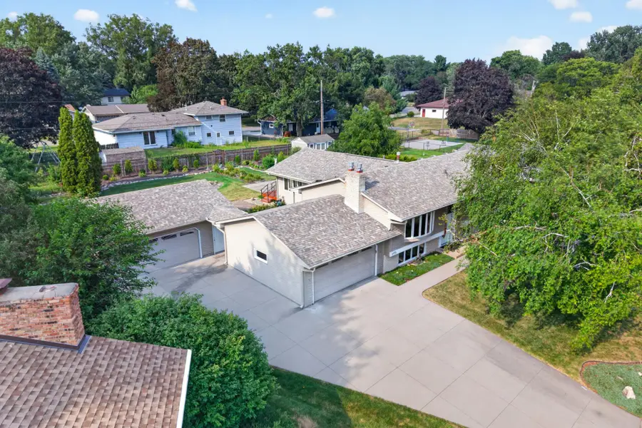 2352 Sioux Court, New Brighton, MN 55112 - #2