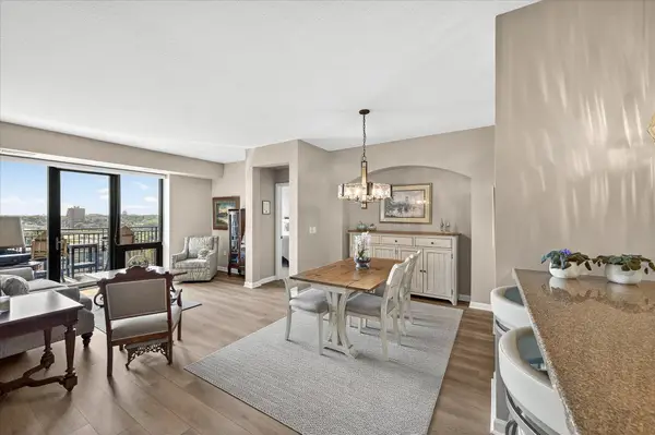 500 E Grant Street #907, Minneapolis, MN 55404