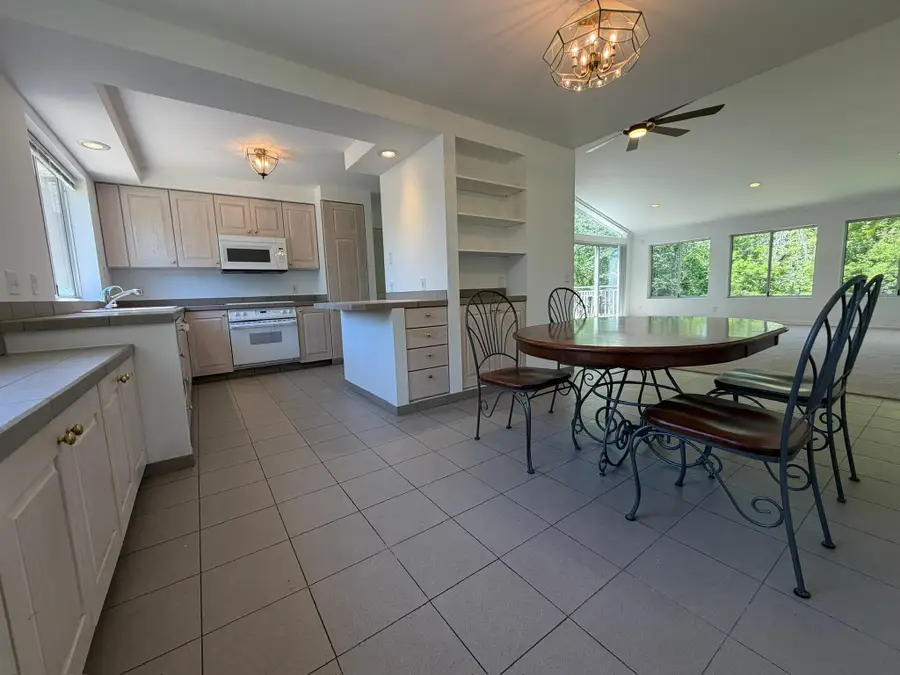 2339 Roselawn Avenue W, Saint Paul, MN 55113 - #2