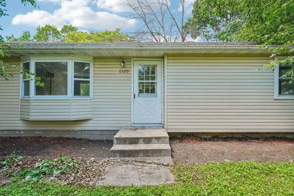 6609 W Broadway Avenue, Brooklyn Park, MN 55428