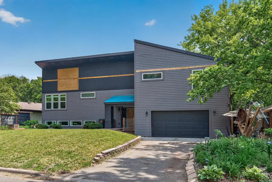 3432 Kyle Avenue N, Minneapolis, MN 55422 - #2