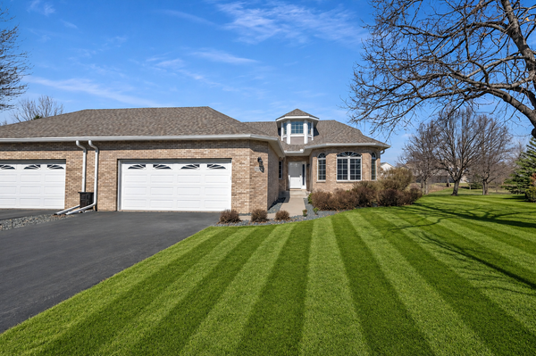 10408 Eagle Pointe Trail, Saint Paul, MN 55129