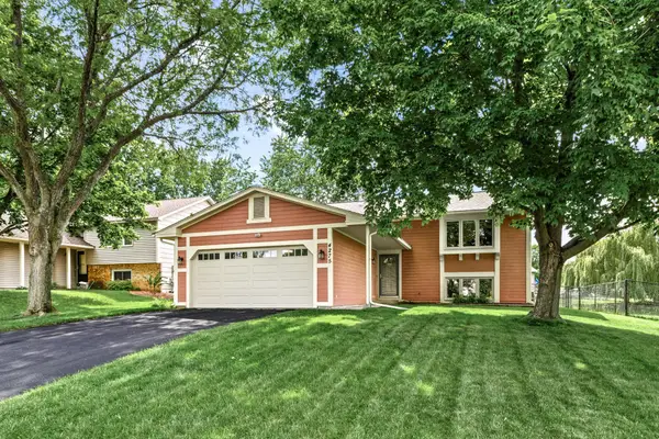 4275 Eagle Crest Drive, Saint Paul, MN 55122