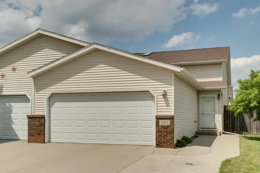 4313 39 1/2 Avenue S, Fargo, ND 58104 - #2