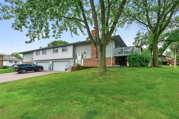 1738 Woodgate Lane, Saint Paul, MN 55122
