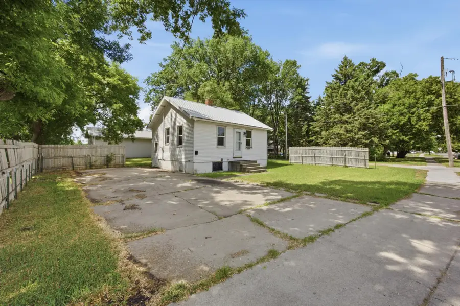 2002 2nd Avenue S, Fargo, ND 58103 - #2