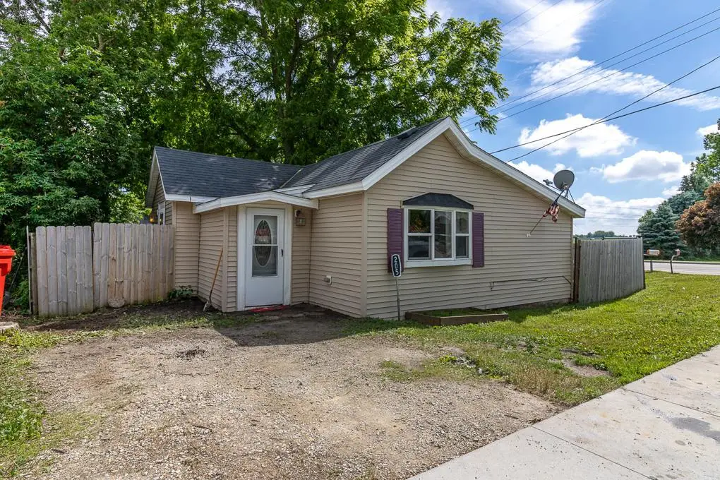 205 1st Street Sw, Dodge Center, MN 55927 - #1