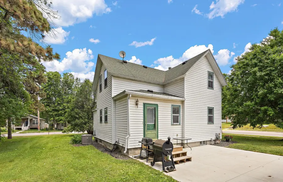 412 Oak Avenue Se, Montgomery, MN 56069 - #2