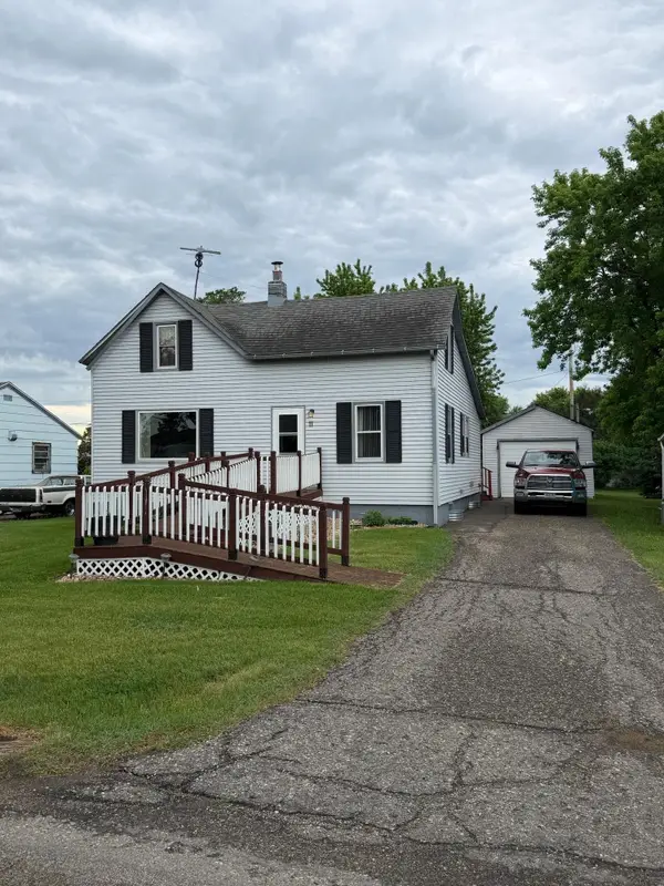 11 4th Street N, Sabin, MN 56580