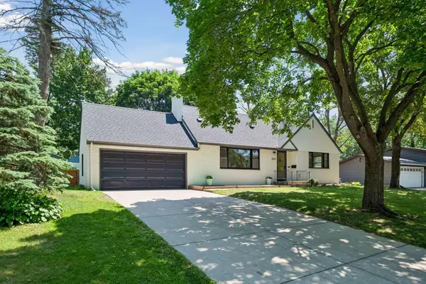 2670 Regent Avenue N, Minneapolis, MN 55422