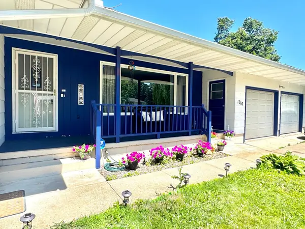 1516 Wellington Crescent, Faribault, MN 55021