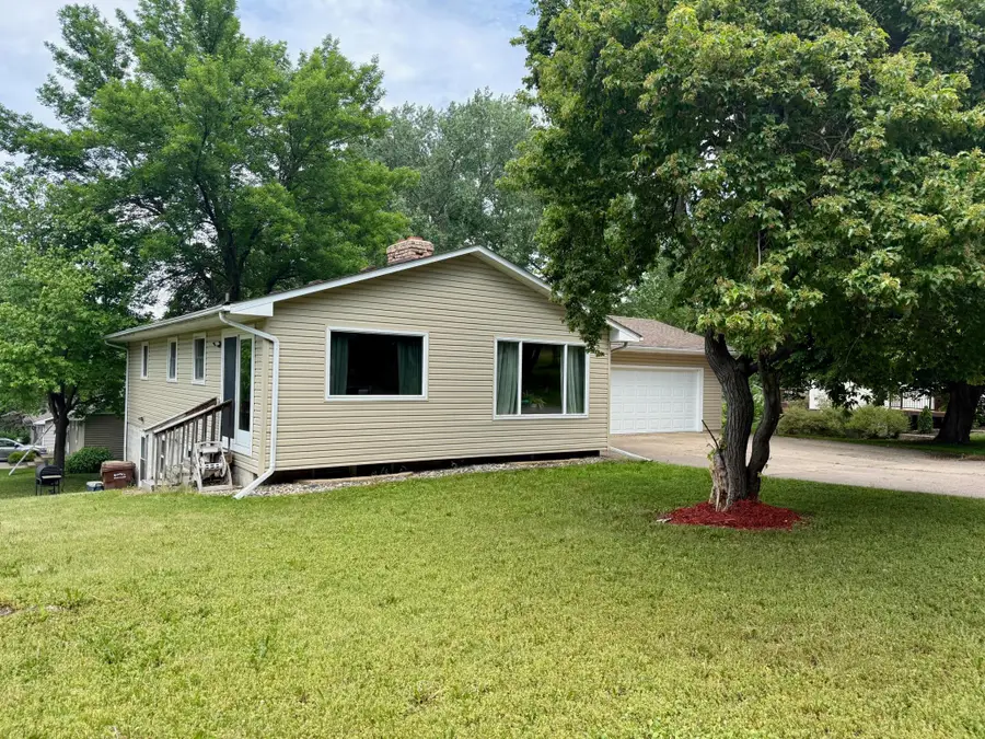 911 2nd Avenue S, Buffalo, MN 55313 - #2