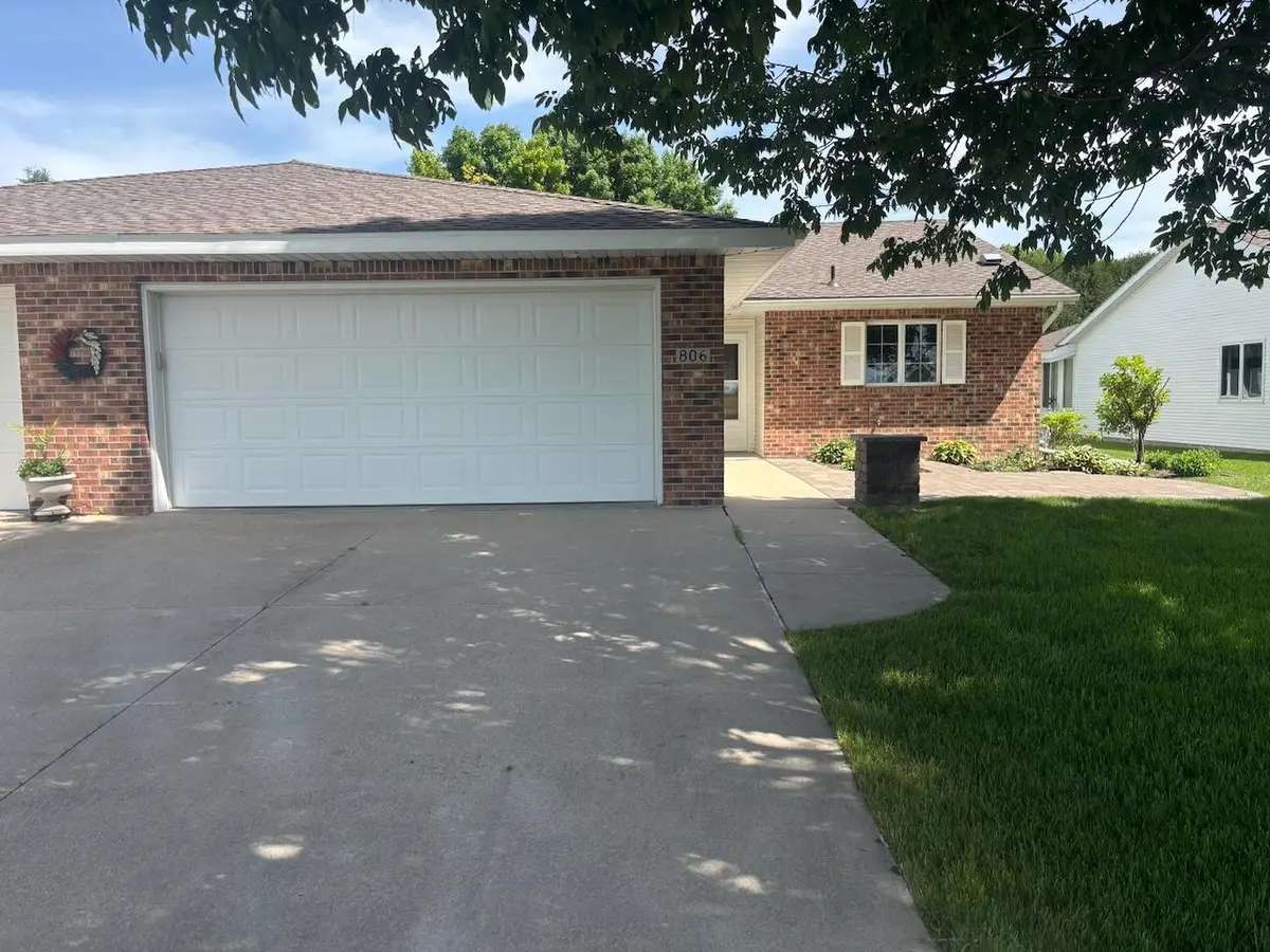 806 28th Avenue Sw, Willmar, MN 56201 - #1