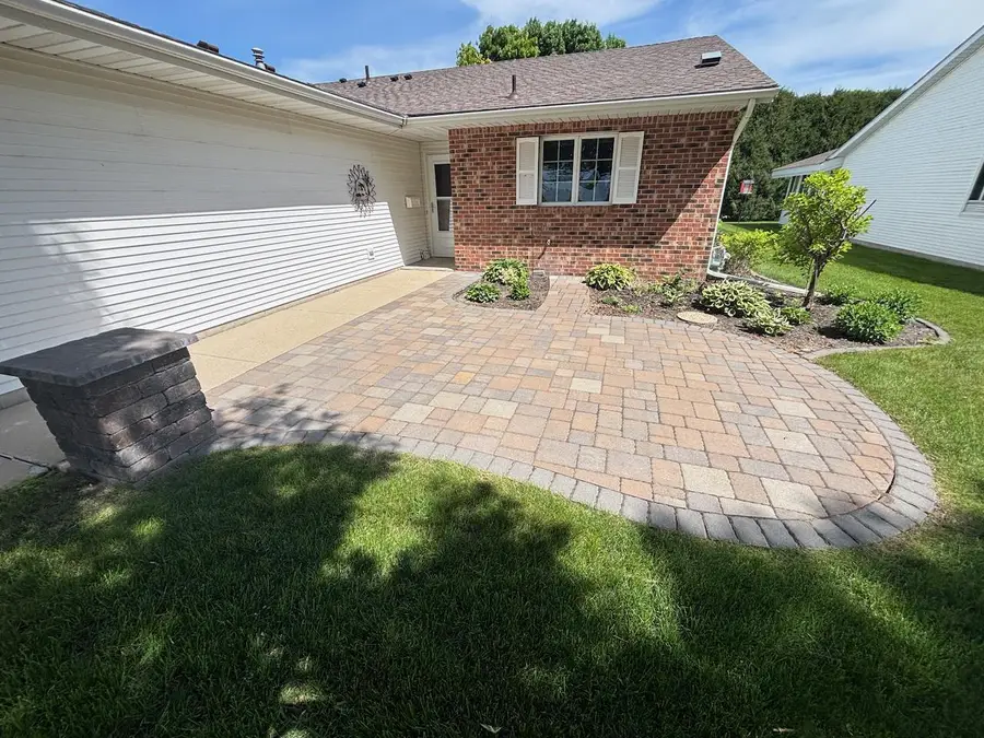 806 28th Avenue Sw, Willmar, MN 56201 - #3