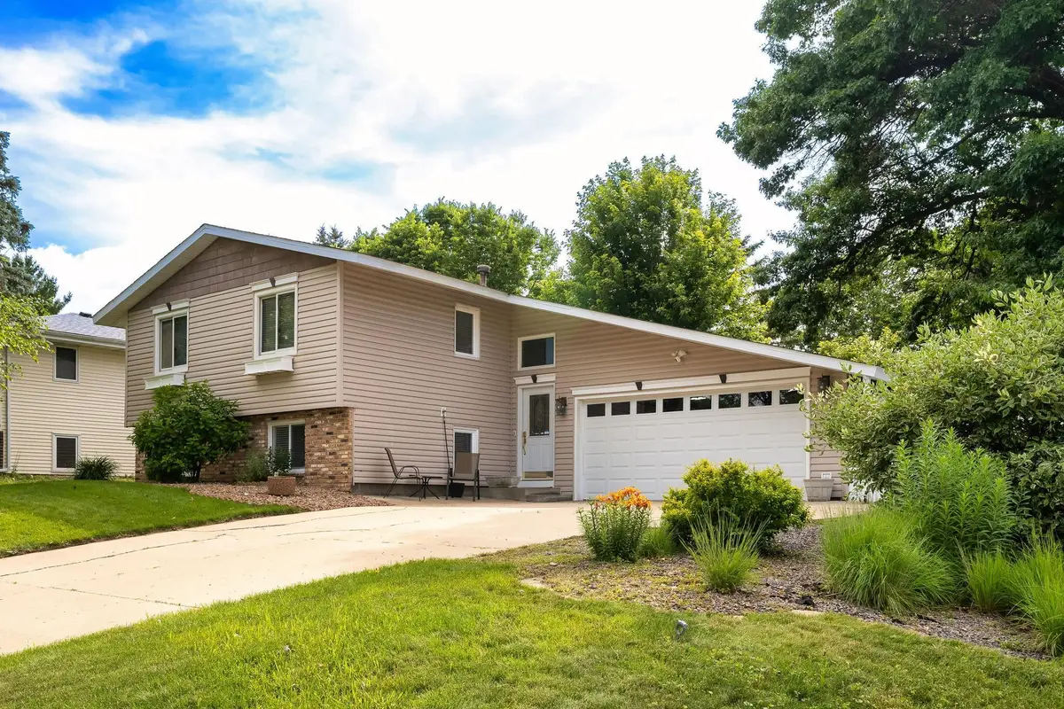 1794 17th Avenue Nw, Saint Paul, MN 55112 - #1