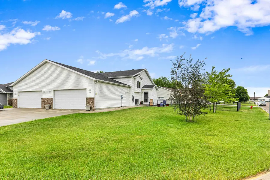 816 Woodbridge Circle, Dilworth, MN 56529 - #2