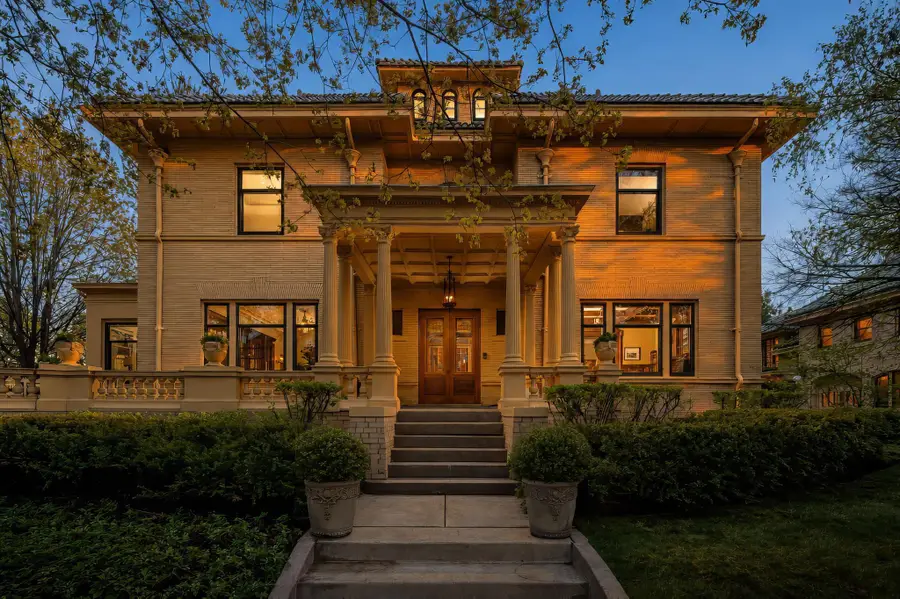 1005 Mount Curve Avenue, Minneapolis, MN 55403 - #2