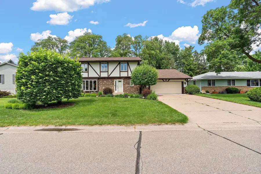 1265 Belmont Lane W, Saint Paul, MN 55113 - #3