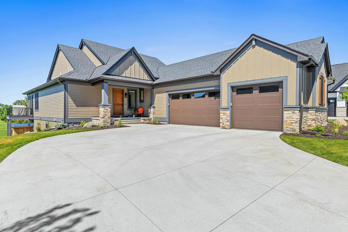 105 Spring Farm Road, North Oaks, MN 55127 - #1