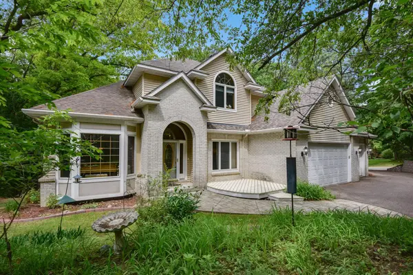 1266 Deerwood Drive, Saint Paul, MN 55123