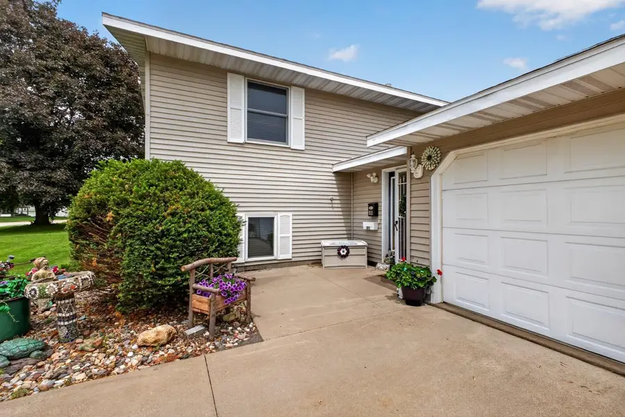 811 Broadway Avenue, Wabasha, MN 55981 - #3