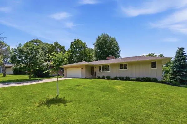 635 Iona Lane, North Saint Paul, MN 55113