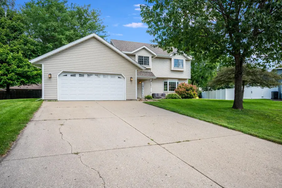 120 Chaucer Court, Mankato, MN 56001 - #3