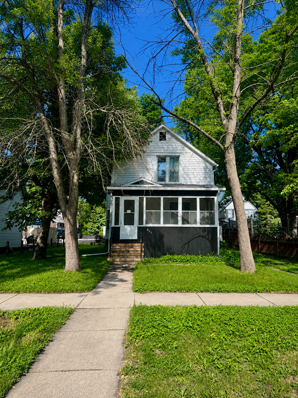 807 5th Street S, Moorhead, MN 56560