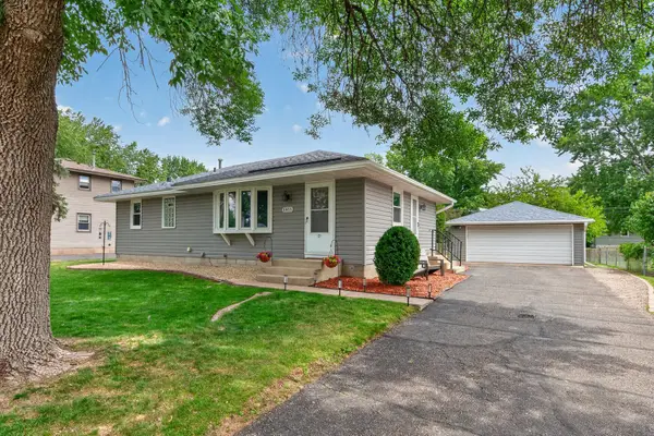 10855 President Drive Ne, Blaine, MN 55434