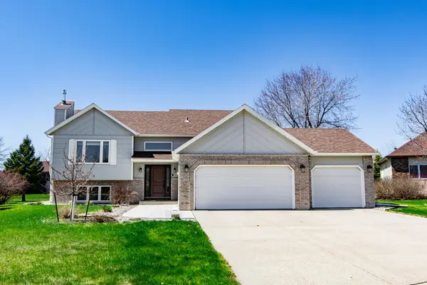 2715 33rd Street S, Fargo, ND 58103
