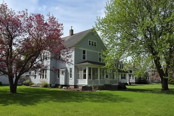 915 Riverside Drive, International Falls, MN 56649