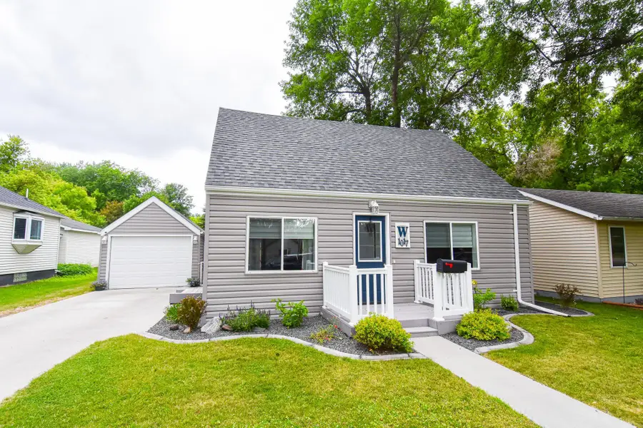 1017 Duluth Avenue N, Thief River Falls, MN 56701 - #2