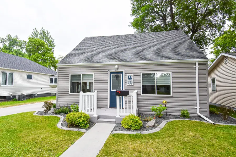1017 Duluth Avenue N, Thief River Falls, MN 56701 - #3
