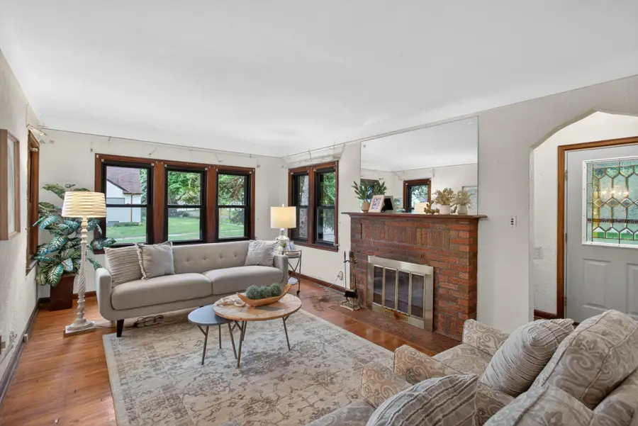 1262 Edgcumbe Road, Saint Paul, MN 55105 - #2