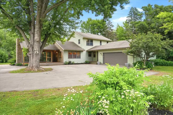 4596 Lilac Lane N, Lake Elmo, MN 55042