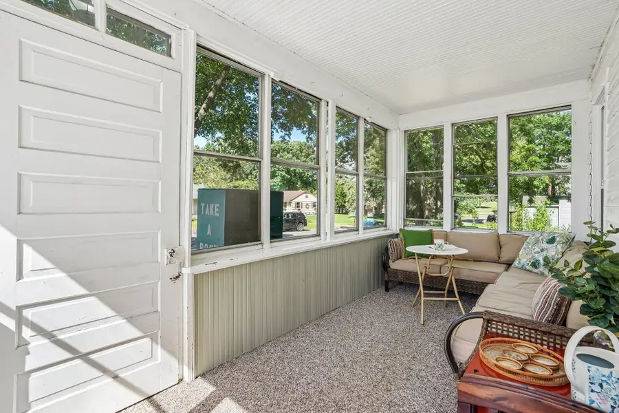 302 Wyoming Street E, Saint Paul, MN 55107 - #2