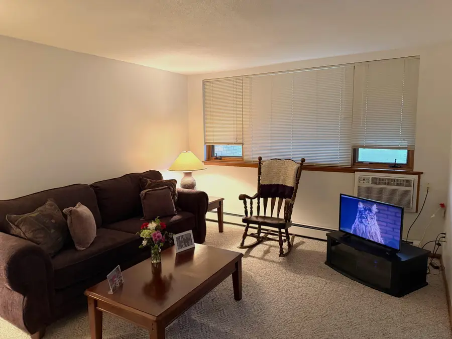 1911 Viking Drive Nw #11, Rochester, MN 55901 - #2