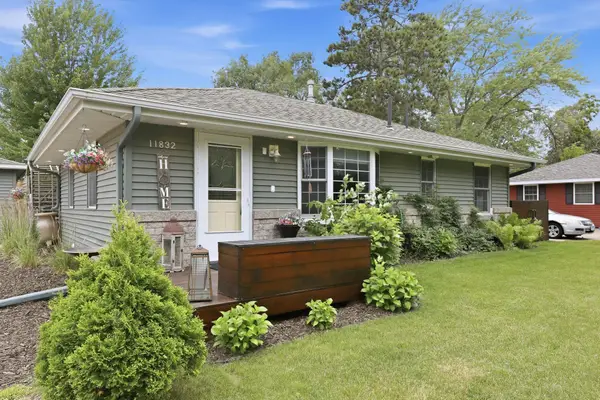 11832 Kumquat Street Nw, Coon Rapids, MN 55448