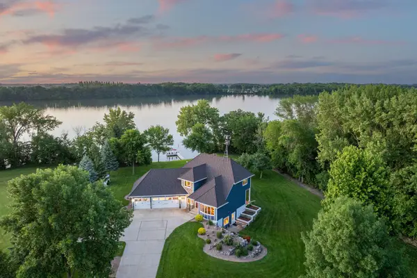 16 Lake Shore Drive, Sherburn, MN 56171