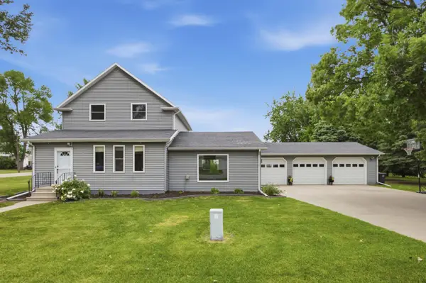 325 2nd Street S, Casselton, ND 58012