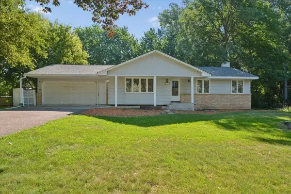 300 Quaker Lane N, Minneapolis, MN 55441