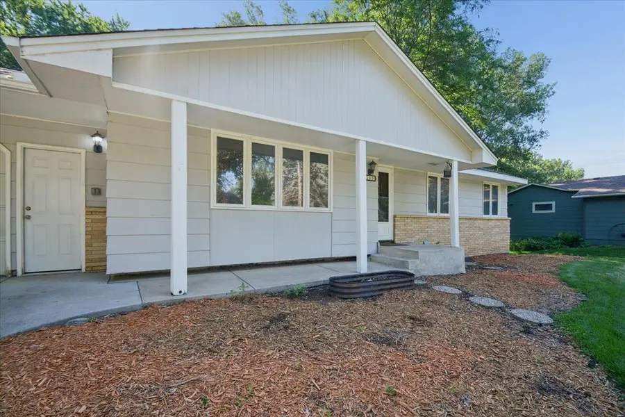 300 Quaker Lane N, Minneapolis, MN 55441 - #2